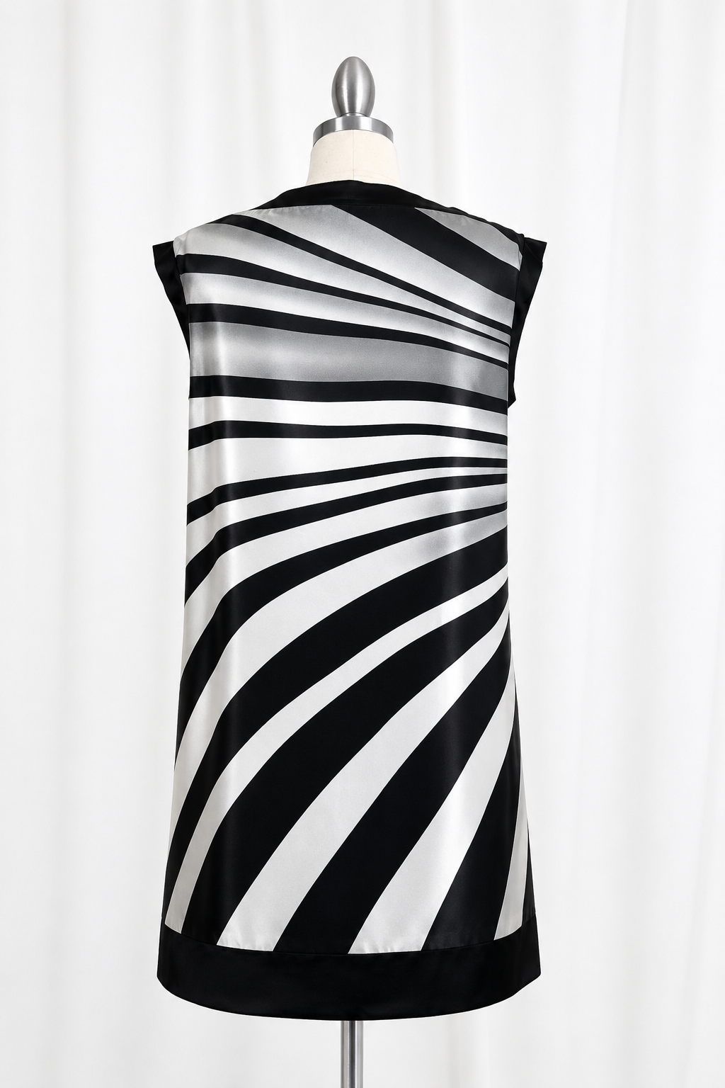 NWT! 2010 Dress Sunburst Graphic Print Black and Silver 2XL