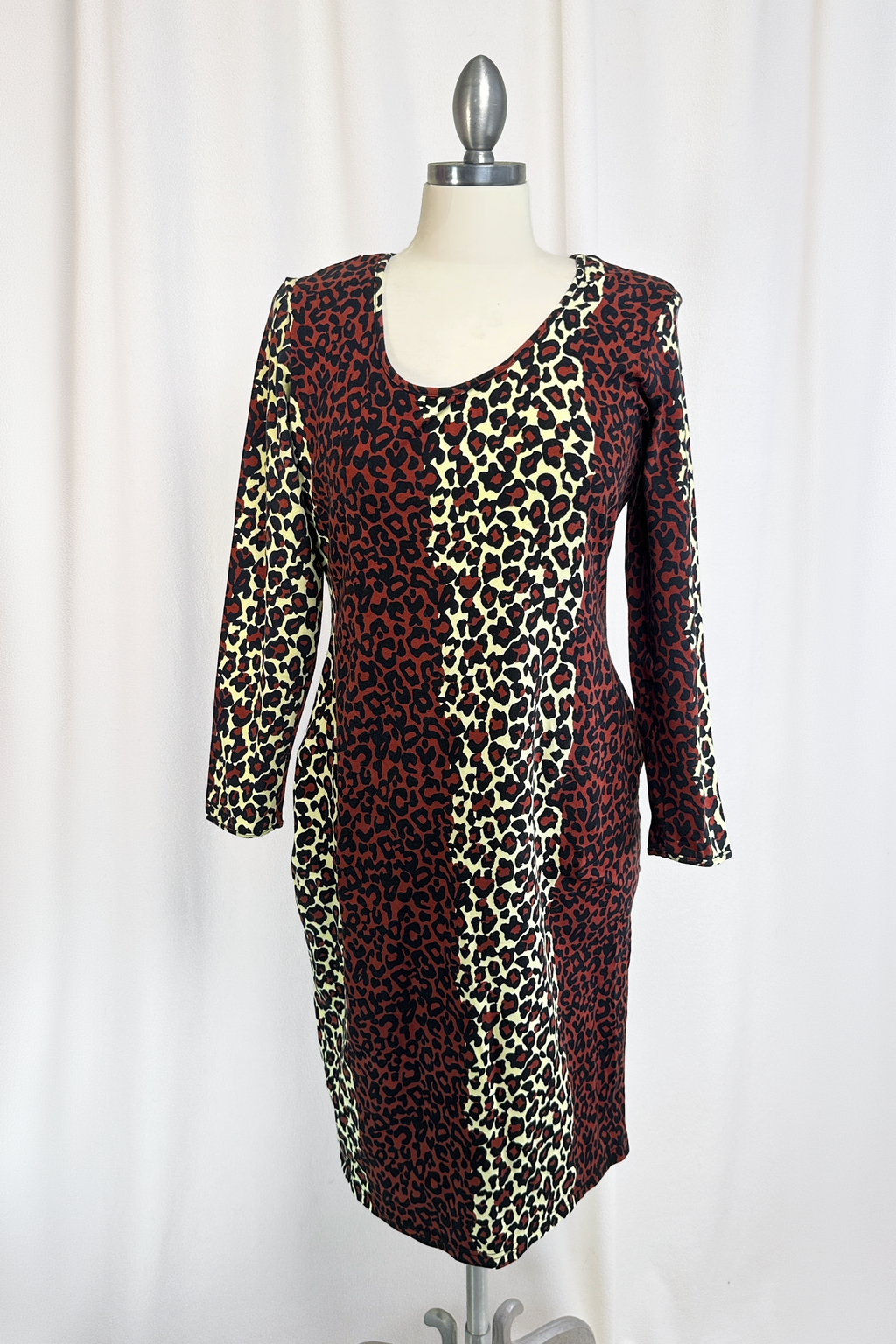 2010 Dress Leopard Print Pale Yellow and Burnt Sienna XL